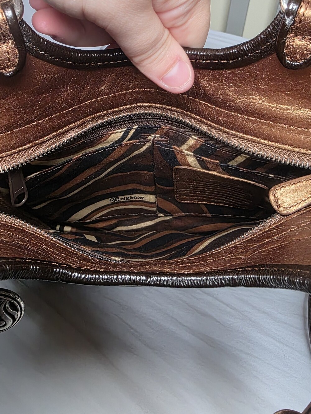 Brighton Vintage Metallic Bronze Women’s Convertable Crossbody Bag W/ Whipstitch - Picture 8 of 13